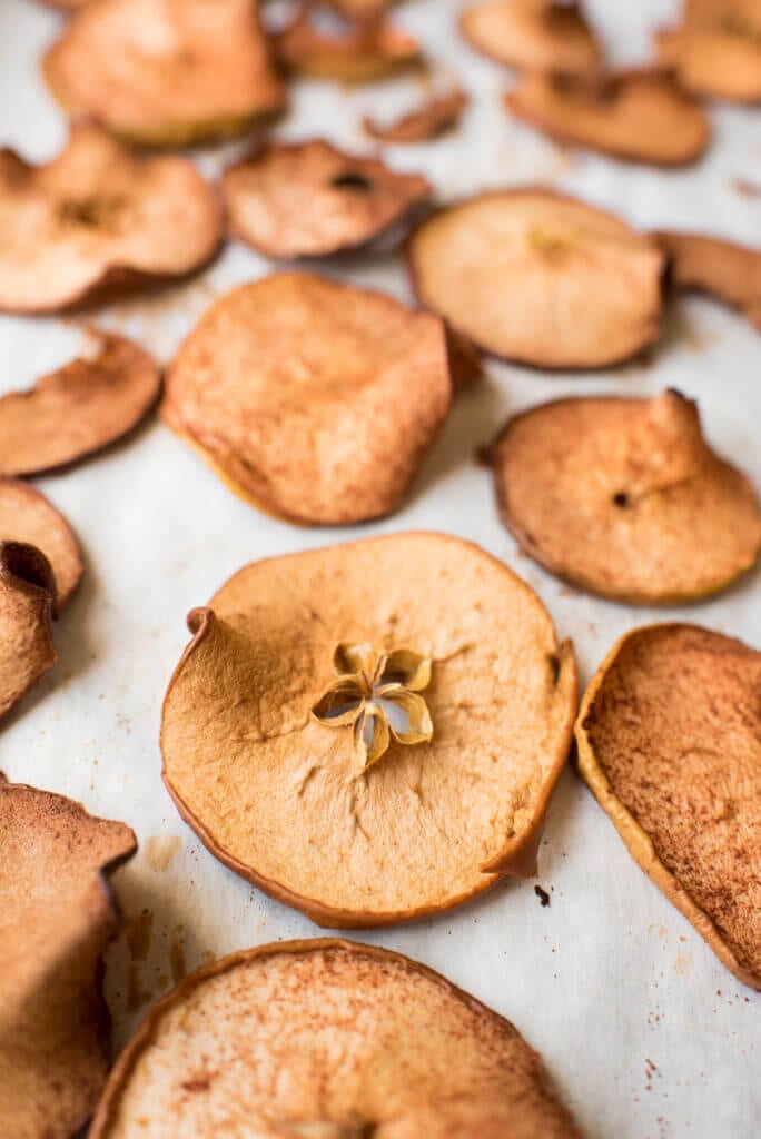 cinnamon-apple-chips-2-684x1024